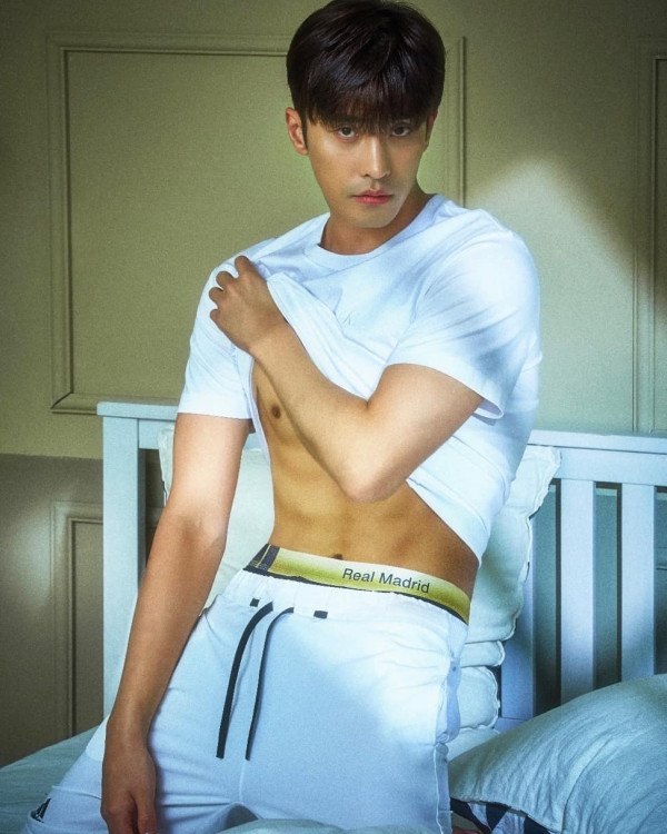 運動員出身的韓星9. 成勛 / 游泳