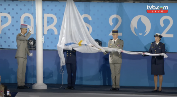 巴黎奧運｜開幕禮發生2大國際級尷尬場面！五環旗倒掛、南韓代表團變北韓 