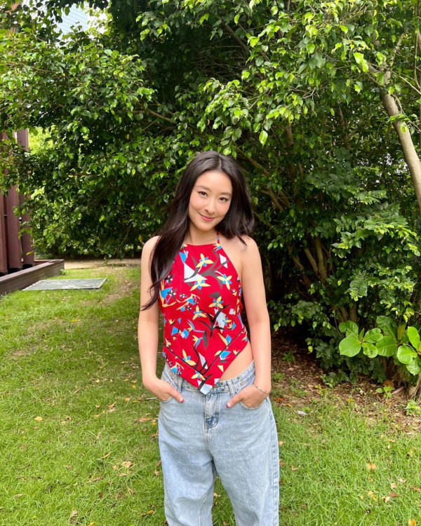 陳瀅歐遊白色比堅尼晒蜜桃臀 陳瀅歐遊白色比堅尼晒蜜桃臀