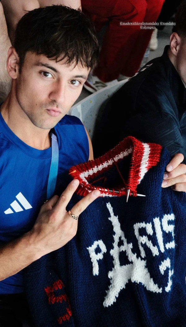 關於英國跳水王子Tom Daley：3. 用編織減壓