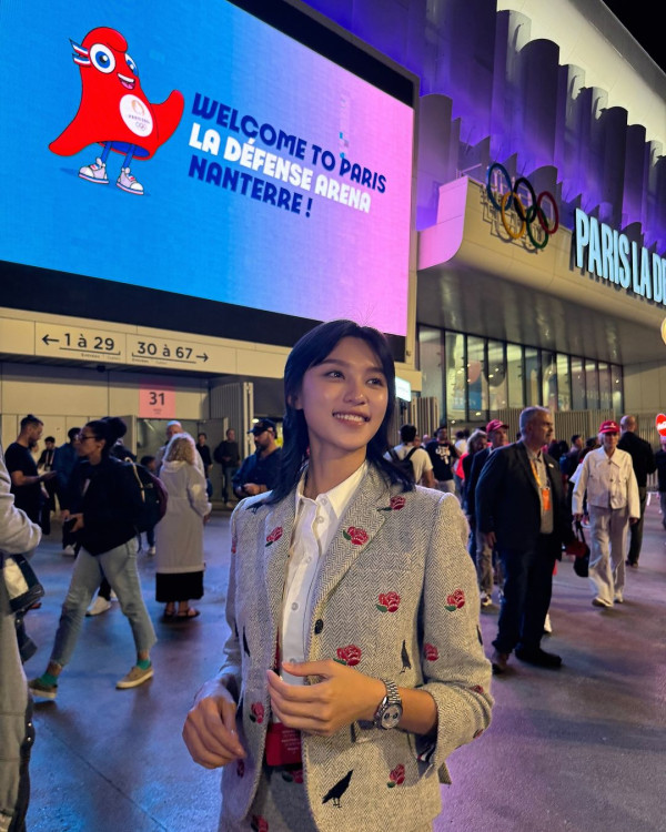 2024巴黎奧運｜邱淑貞與囡囡沈月飛法國睇奧運 56歲keep住仙氣！狂吸逾4萬like 