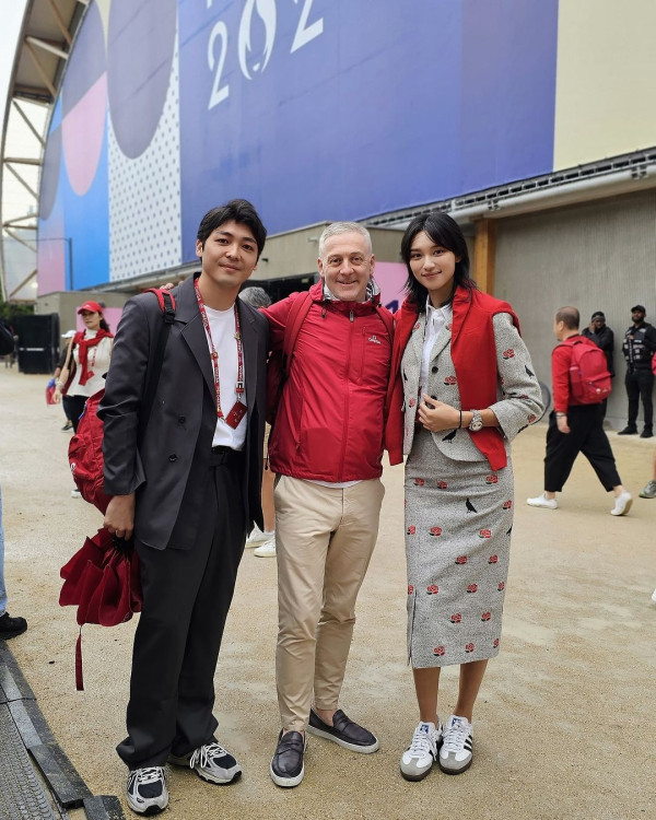 2024巴黎奧運｜邱淑貞與囡囡沈月飛法國睇奧運 56歲keep住仙氣！狂吸逾4萬like 