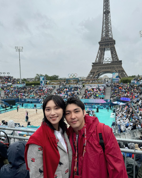 2024巴黎奧運｜邱淑貞與囡囡沈月飛法國睇奧運 56歲keep住仙氣！狂吸逾4萬like 