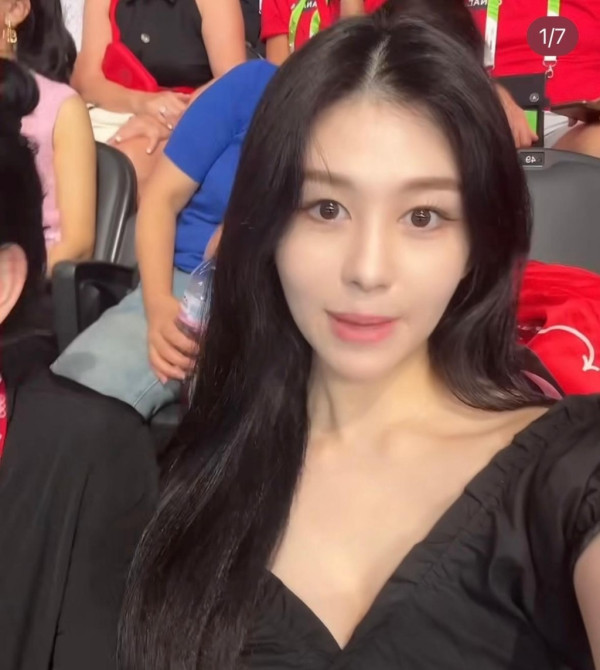 2024巴黎奧運｜邱淑貞與囡囡沈月飛法國睇奧運 56歲keep住仙氣！狂吸逾4萬like 