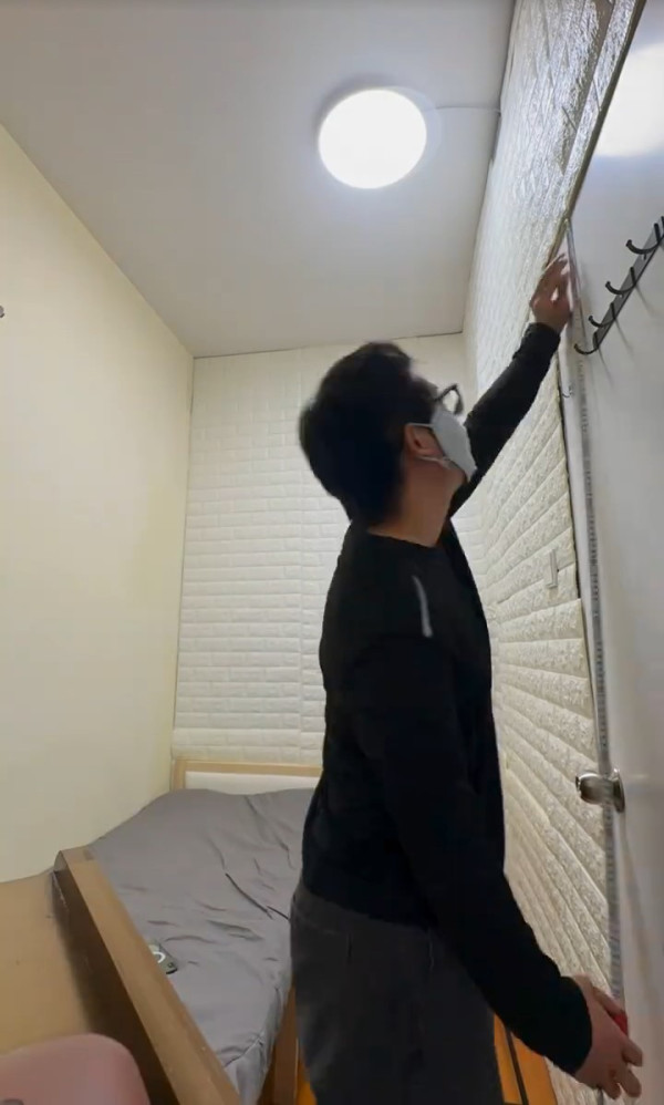 裝修設計由他一手包辦。（影片截圖）