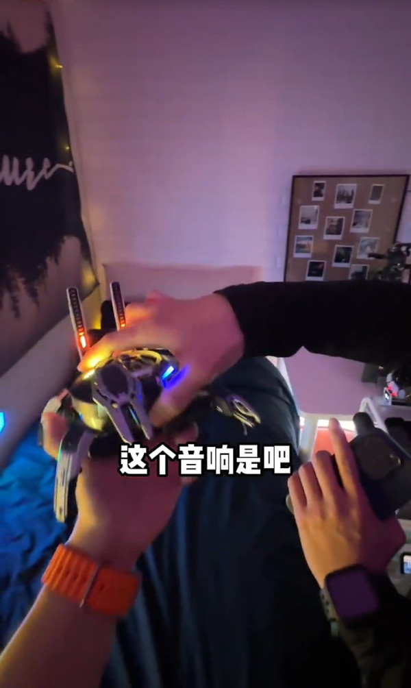 設計靈感來自電競遊戲中的Cyberpunk（數碼龐克）風格。（影片截圖）