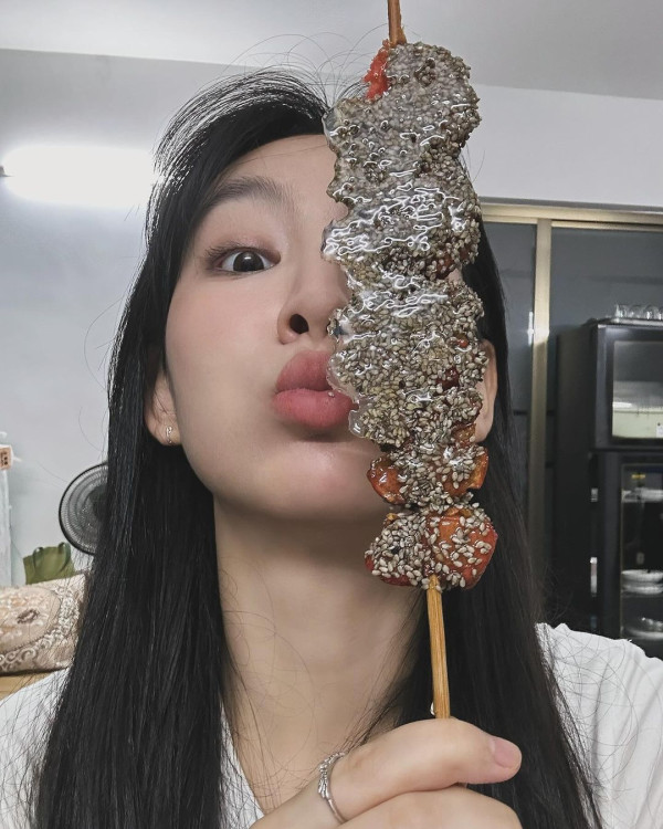 鄭秀文、許志安甜蜜遊東京被巧遇！完成個唱胃口大開 IG變「食播」 