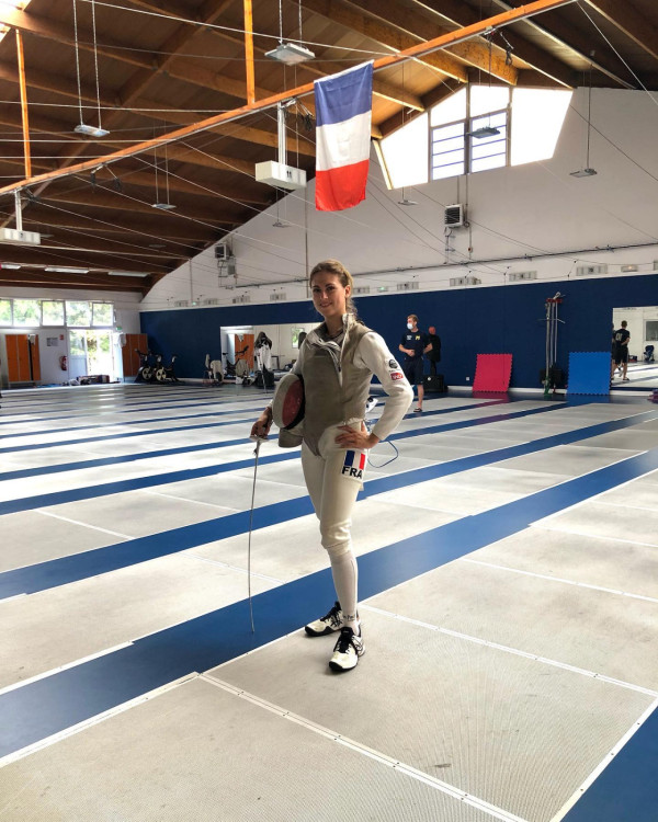 張家朗孖法籍女友蜜遊沖繩 曬石垣島打卡合照罕有放閃 