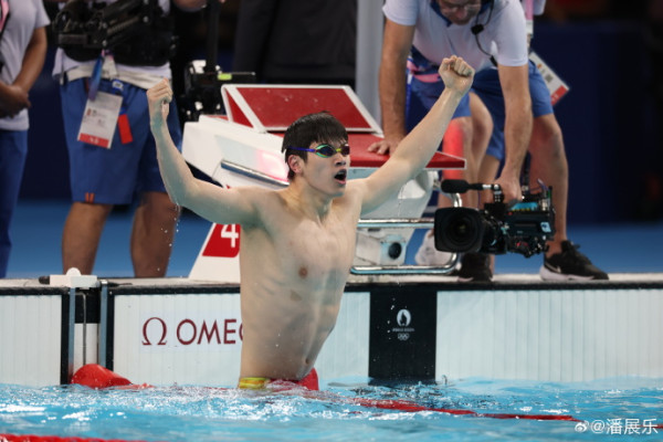 國家隊金牌泳手潘展樂呻遭外國對手無視！睡房床邊掛飾曬獎牌【HOY TV巴黎奧運・賽事精華】重溫 