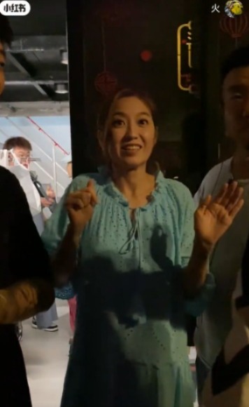 陳庭欣罕晒火辣泳衣相玩透視！洶湧胸形畢露震撼網民眼球！ 