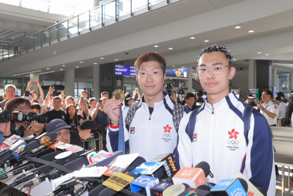 巴黎奧運丨張家朗返港後第一件事係... 認愛後法籍女友IG冧爆花式放閃