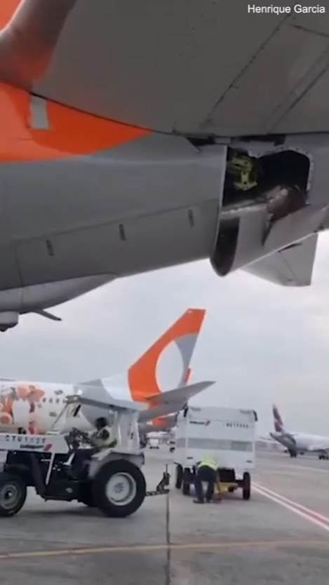 巴西機場飛機碰撞釀恐怖意外！機尾嚴重破洞 內部一覽無遺 