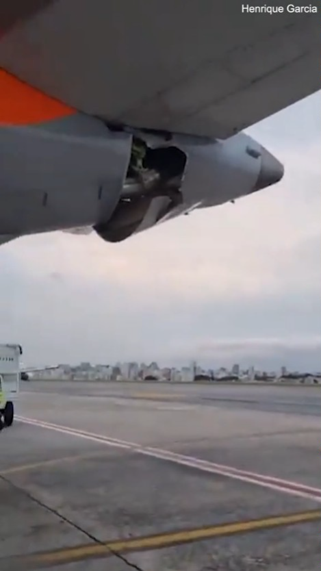 巴西機場飛機碰撞釀恐怖意外！機尾嚴重破洞 內部一覽無遺 
