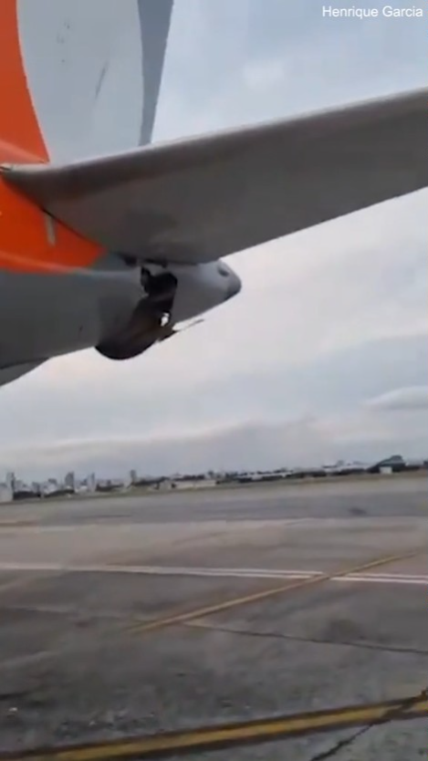 巴西機場飛機碰撞釀恐怖意外！機尾嚴重破洞 內部一覽無遺 