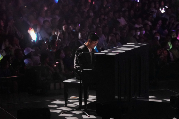 鄭秀文、許志安甜蜜遊東京被巧遇！完成個唱胃口大開 IG變「食播」 