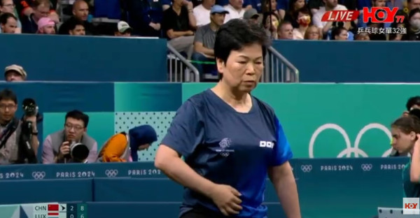 她對戰世界排名第1的中國選手孫穎莎，最終以0比4落敗，並在32強止步。（影片截圖）