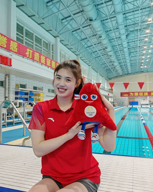 巴黎奧運｜美女泳手被指衣著曝露+偷去迪士尼令隊友分心  遭巴拉圭國家隊趕出選手村 