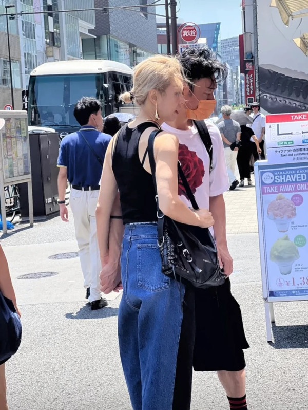 鄭秀文許志安東京甜蜜世紀拖手