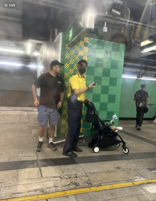 搭港鐵疑衝閘BB車獨留車廂！幸獲好心男看顧「活失物」被指似張致恆？