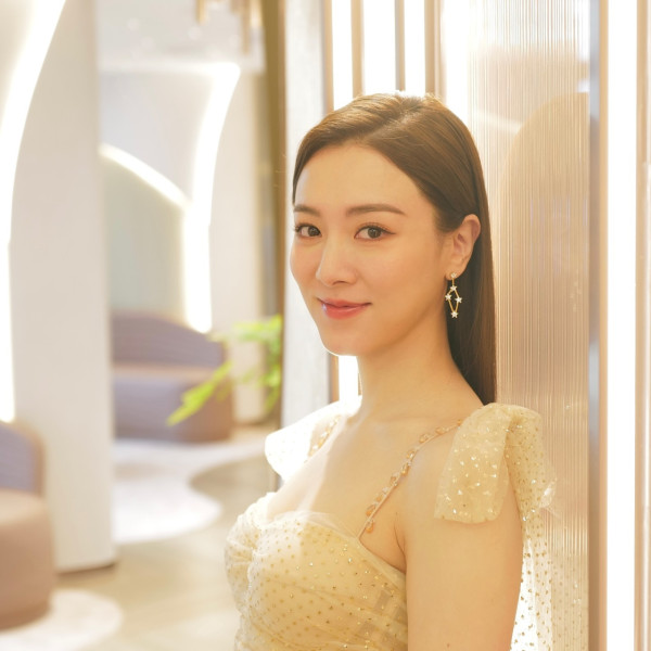 王敏奕出席醫美品牌活動的美照罕晒事業線