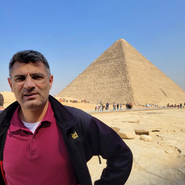 巴黎奧運｜爆紅土耳其射擊大叔女兒顏值曝光！五官精緻似模特兒 