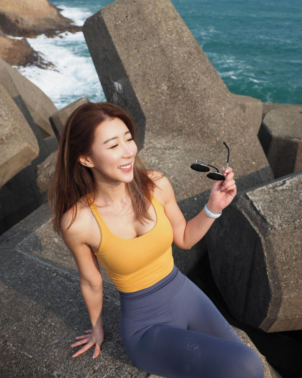 唐詩詠與「翻版洪天明」遊USJ 戴情侶頭箍展露甜笑！親回網民祝福新戀情疑雲 