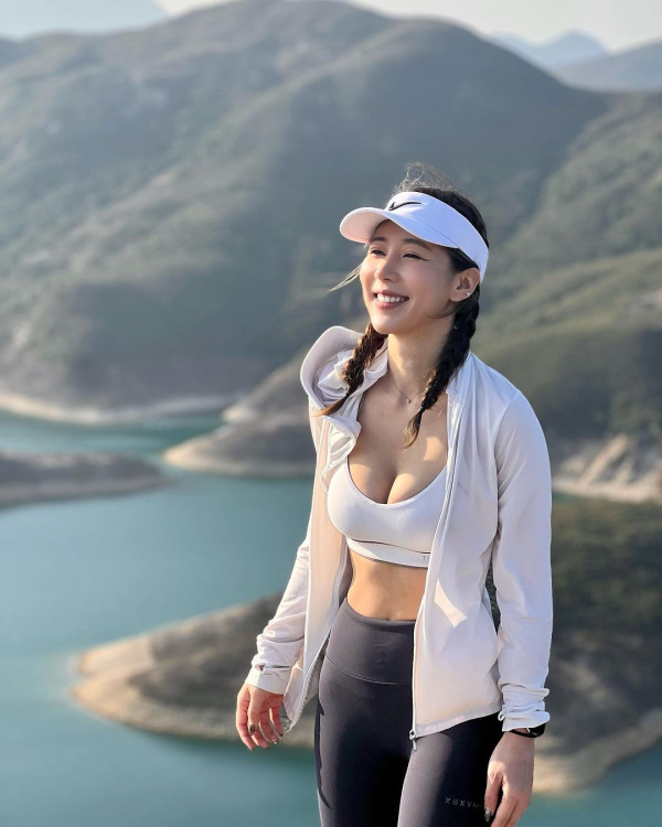 TVB咪神兩件寄艙行李「被消失」 排四個鐘報失 批航空公司不負責任