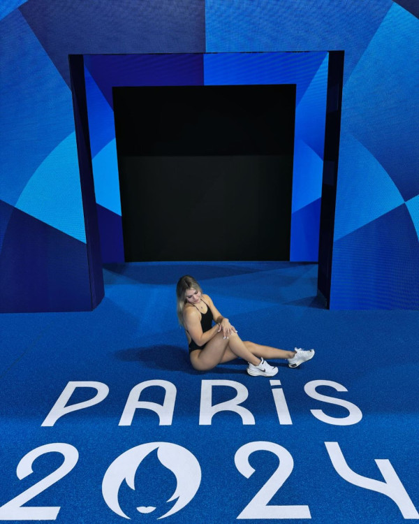 巴黎奧運｜美女泳手被指衣著曝露+偷去迪士尼令隊友分心  遭巴拉圭國家隊趕出選手村 