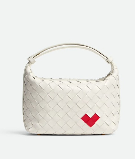 七夕情人節禮物推薦：Bottega Veneta Mini Wallace 手袋(白色/亮漆紅) HK$18,900 