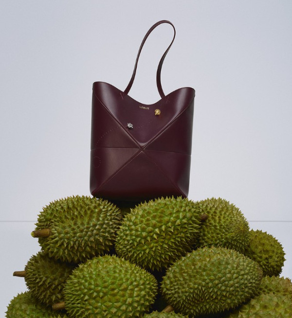 七夕情人節禮物推薦：Loewe Medium Puzzle Fold tote  HK$15,350