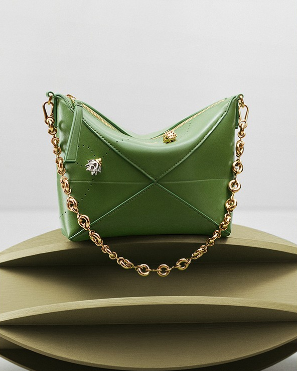 七夕情人節禮物推薦：Loewe Puzzle Fold pouch  HK$12,750