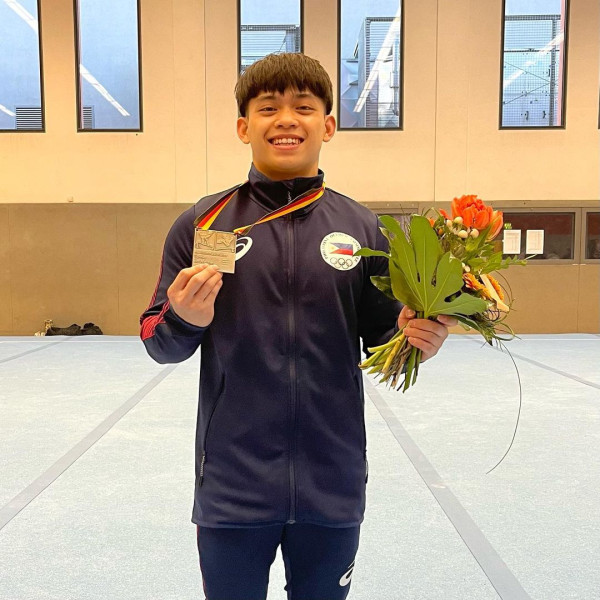 2024巴黎奧運｜24歲菲律賓體操選手連奪兩金 獲加碼送三房單位+終生任食炸雞 