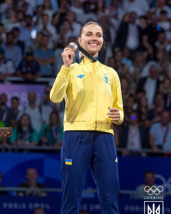 烏克蘭劍后摘一金一銅獻給戰爭喪生運動員 曾拒與俄國劍手握手險被取消奧運資格