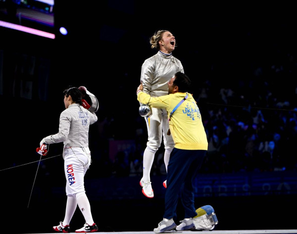 烏克蘭劍后摘一金一銅獻給戰爭喪生運動員 曾拒與俄國劍手握手險被取消奧運資格