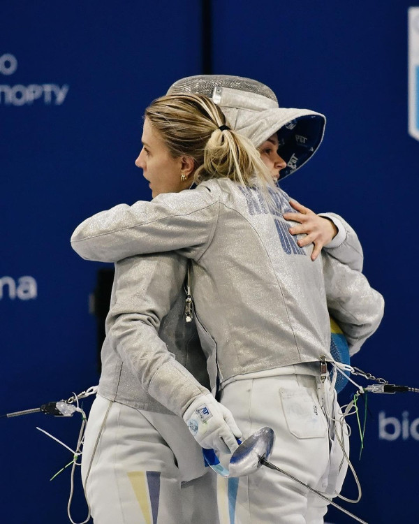 烏克蘭劍后摘一金一銅獻給戰爭喪生運動員 曾拒與俄國劍手握手險被取消奧運資格