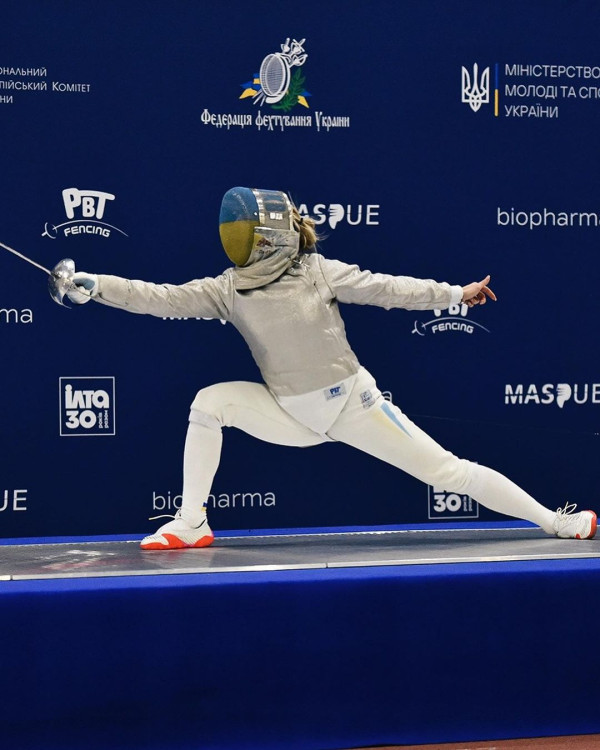 烏克蘭劍后摘一金一銅獻給戰爭喪生運動員 曾拒與俄國劍手握手險被取消奧運資格