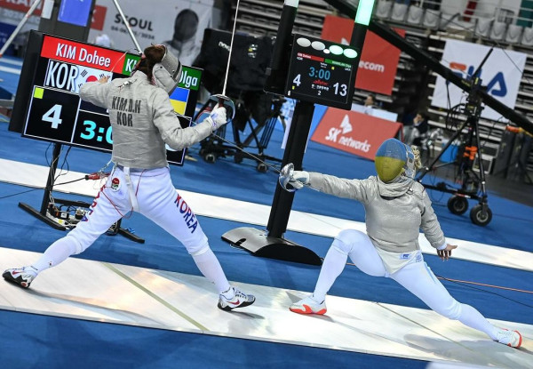 烏克蘭劍后摘一金一銅獻給戰爭喪生運動員 曾拒與俄國劍手握手險被取消奧運資格