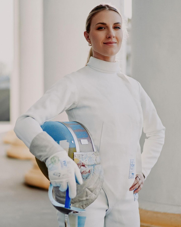 烏克蘭劍后摘一金一銅獻給戰爭喪生運動員 曾拒與俄國劍手握手險被取消奧運資格