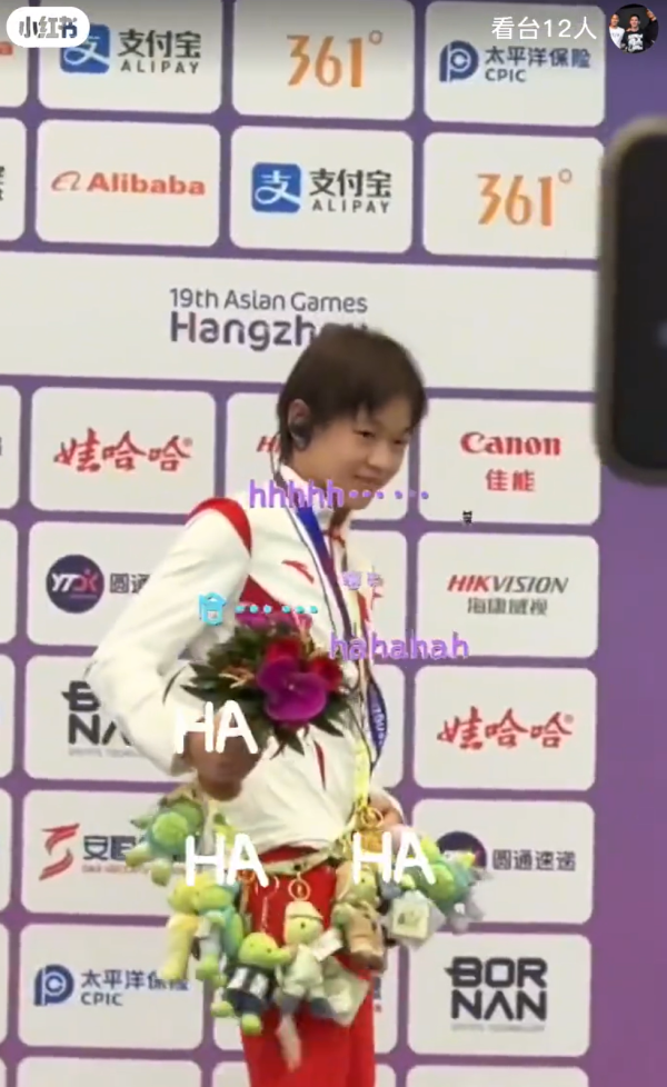 全紅嬋現身澳門酒店遭近百狂迷圍堵嚇到喊！男女粉絲跟入女廁場面失控 