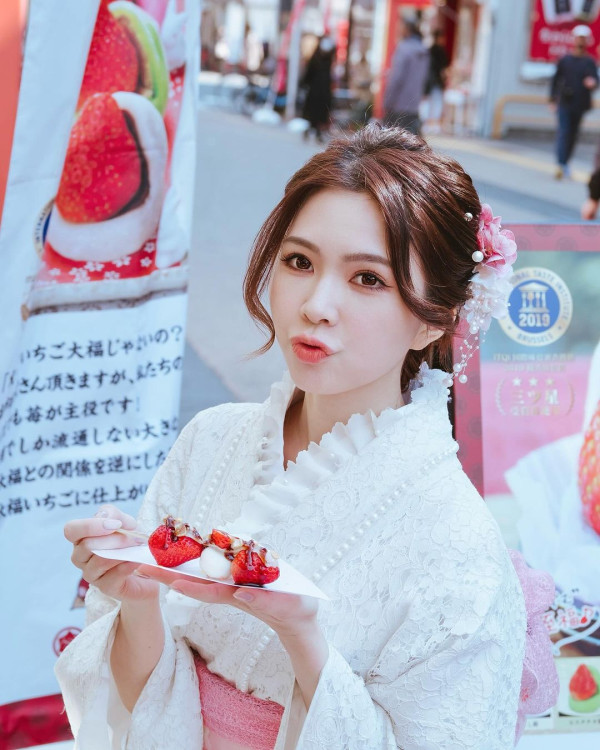 落選港姐瑞士舉行浪漫婚禮 露膊婚紗谷胸上陣 曬過百萬鑽戒