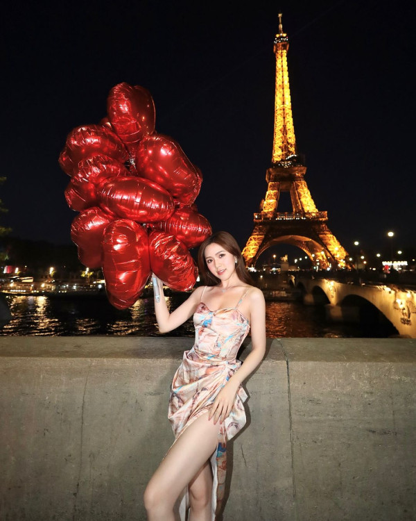 落選港姐瑞士舉行浪漫婚禮 露膊婚紗谷胸上陣 曬過百萬鑽戒