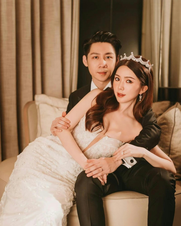 落選港姐瑞士舉行浪漫婚禮 露膊婚紗谷胸上陣 曬過百萬鑽戒