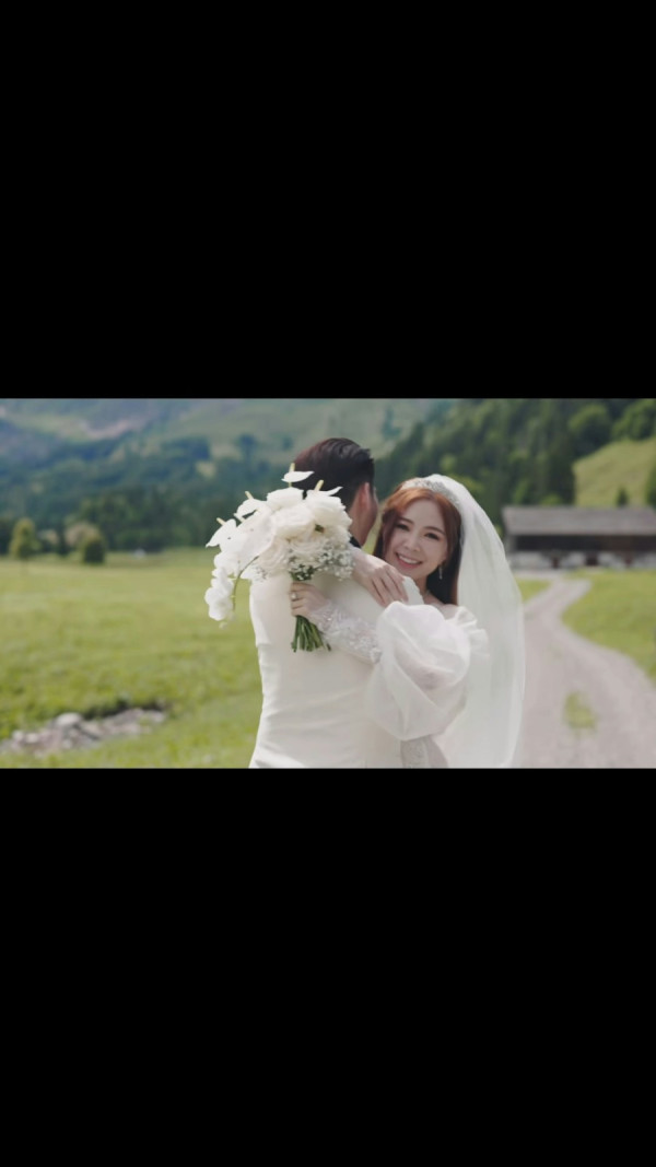 落選港姐瑞士舉行浪漫婚禮 露膊婚紗谷胸上陣 曬過百萬鑽戒