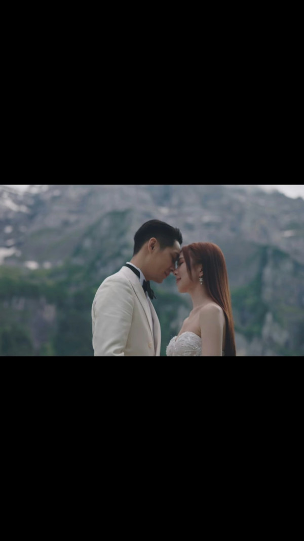 落選港姐瑞士舉行浪漫婚禮 露膊婚紗谷胸上陣 曬過百萬鑽戒