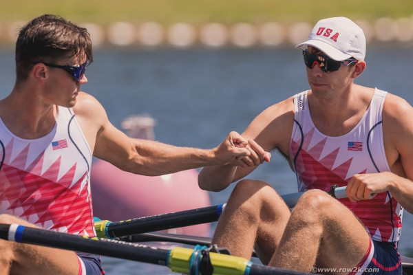 巴黎奧運｜26歲iBanker靠每日凌晨練習賽艇奪金 LinkedIn簡介：分析師兼奧運冠軍 