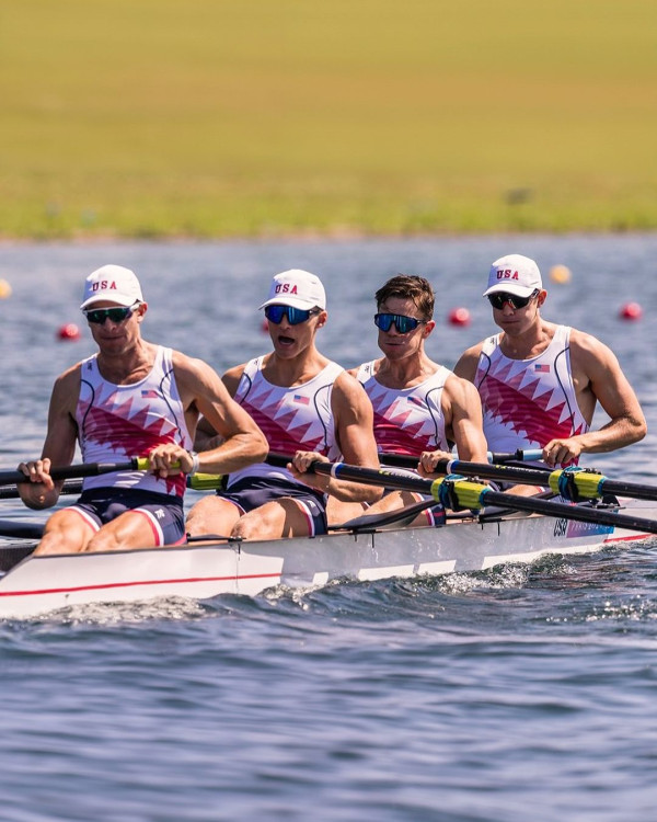 巴黎奧運｜26歲iBanker靠每日凌晨練習賽艇奪金 LinkedIn簡介：分析師兼奧運冠軍 