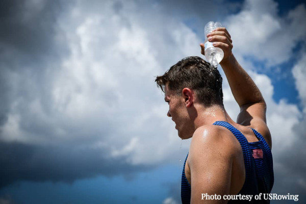 巴黎奧運｜26歲iBanker靠每日凌晨練習賽艇奪金 LinkedIn簡介：分析師兼奧運冠軍 