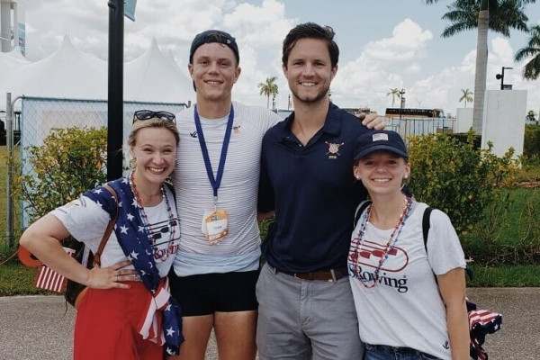 巴黎奧運｜26歲iBanker靠每日凌晨練習賽艇奪金 LinkedIn簡介：分析師兼奧運冠軍 