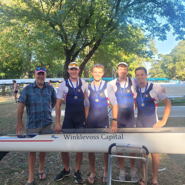 巴黎奧運｜26歲iBanker靠每日凌晨練習賽艇奪金 LinkedIn簡介：分析師兼奧運冠軍 