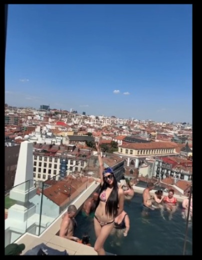 前TVB小生夫婦豪遊杜拜周身名牌放閃!嫩妻5年抱4比堅尼上陣曬超狂身材